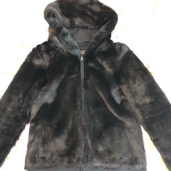EUC Reversible LE VS Pink Hooded Sweater Black Fur - Picture 4 of 7